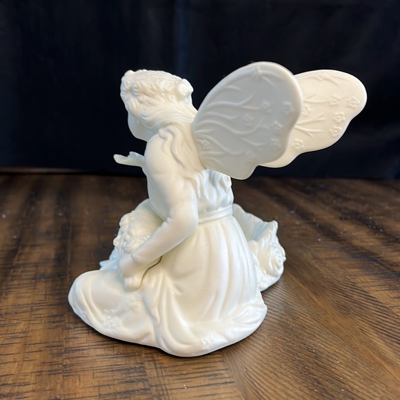 Ariana's Garden Candle Holder - Picture 3 of 5